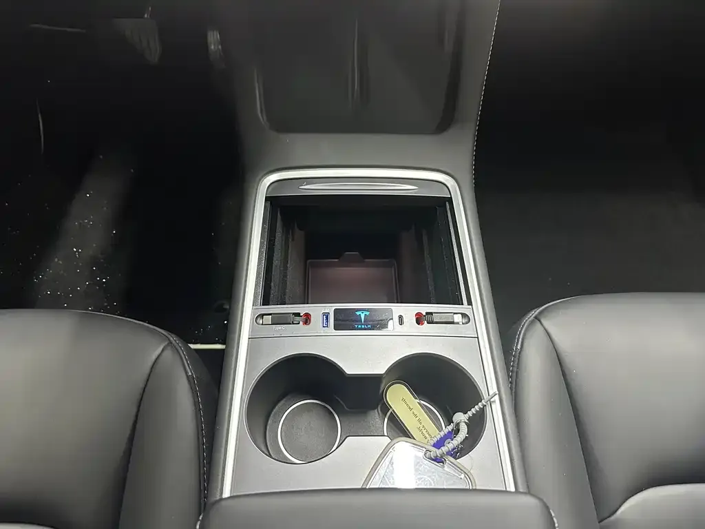 Tesla Model 3 — фото 2