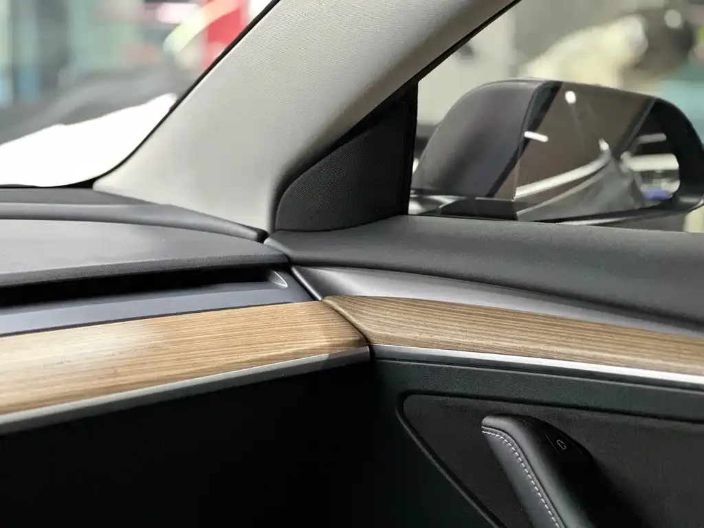 Tesla Model 3 — фото 3