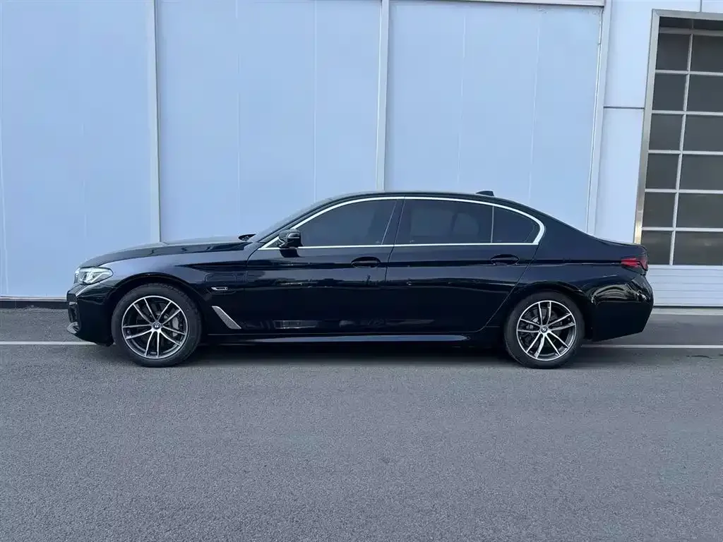 BMW 5 Series New Energy — фото 3