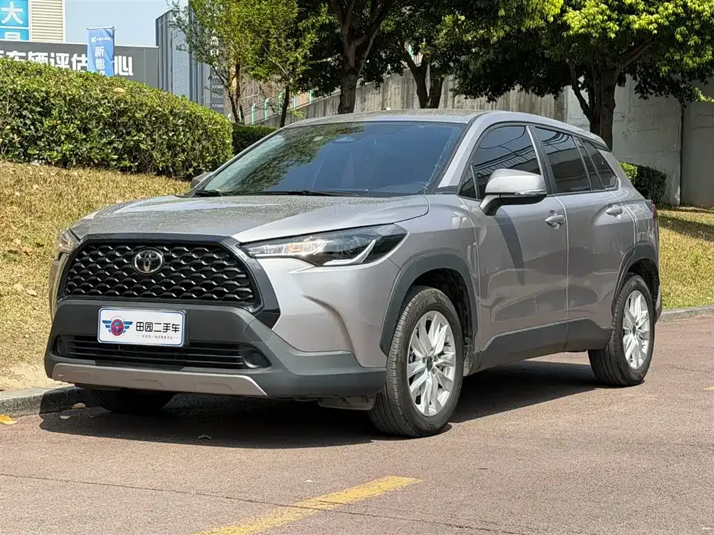 Toyota Corolla Cross — фото 1
