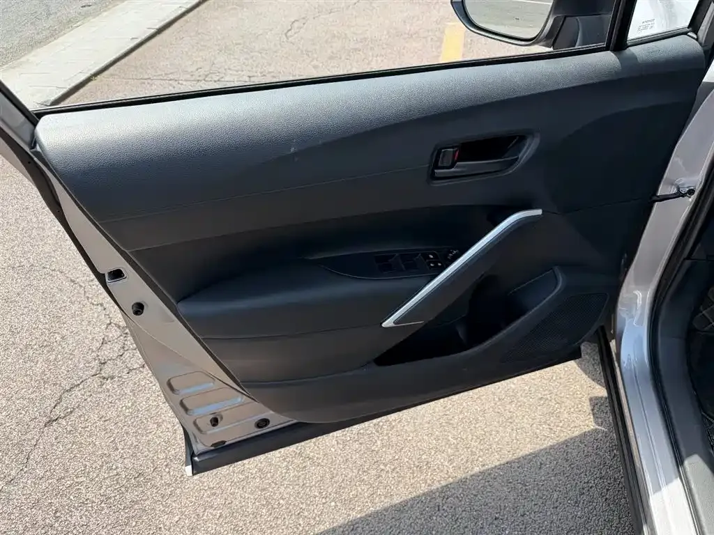 Toyota Corolla Cross — фото 3