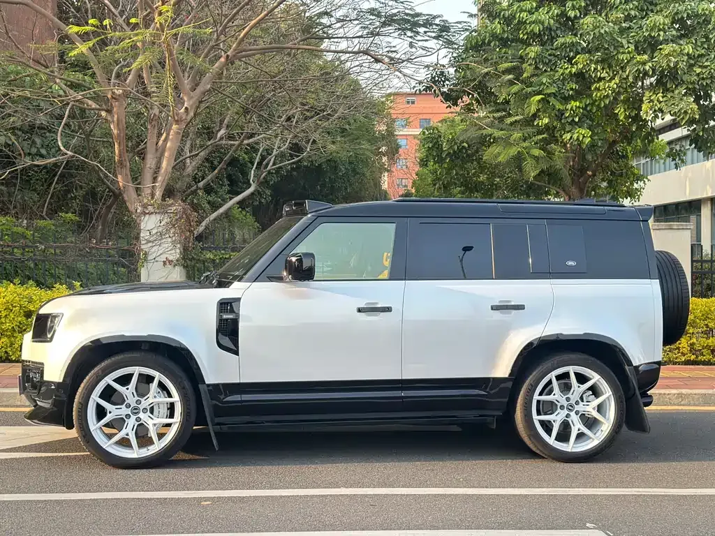 Land Rover Defender — фото 6