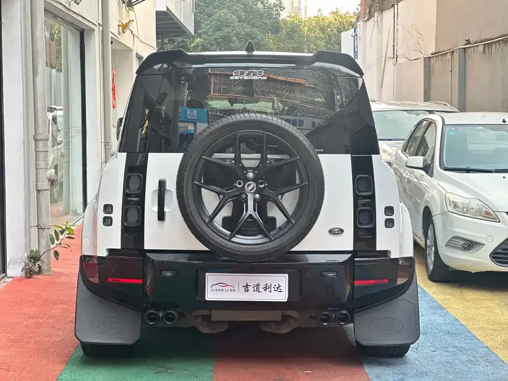 Land Rover Defender — фото 4