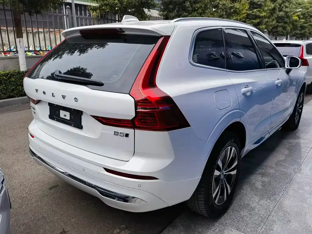 Volvo XC60 — фото 4