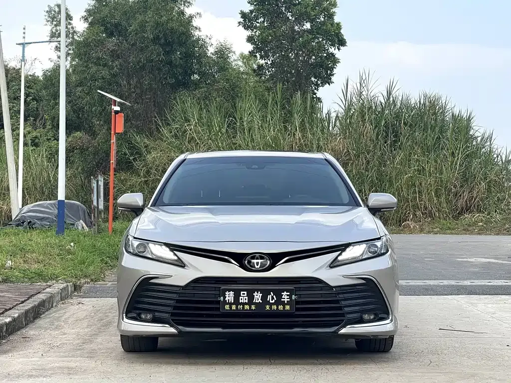 Toyota Camry — фото 9