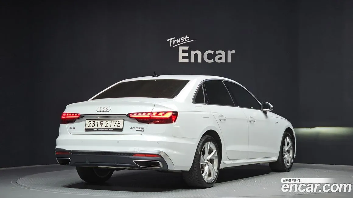 Audi A4 — фото 2