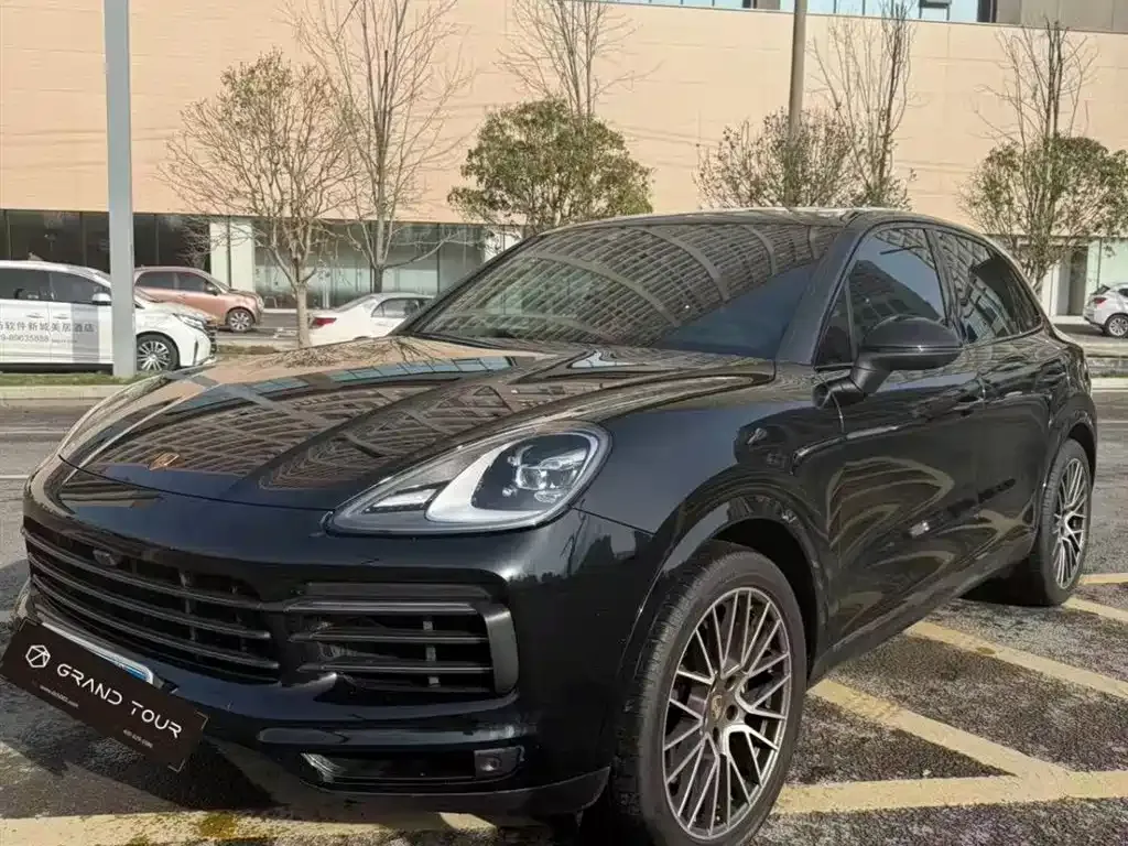 Porsche Cayenne — фото 1