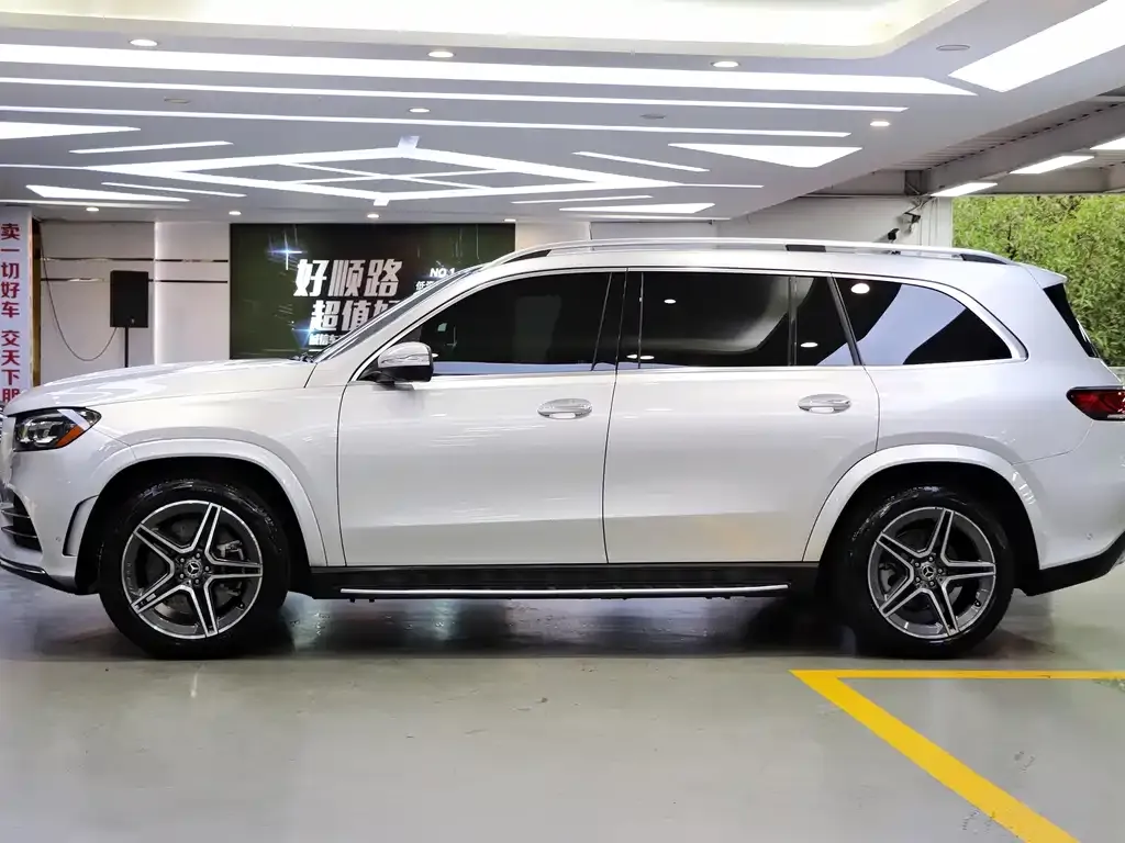 Mercedes-Benz GLS — фото 6