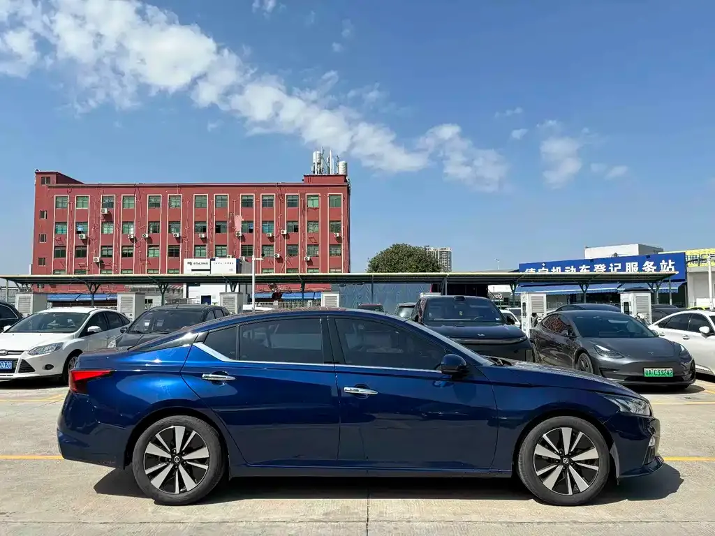 Nissan Teana — фото 2