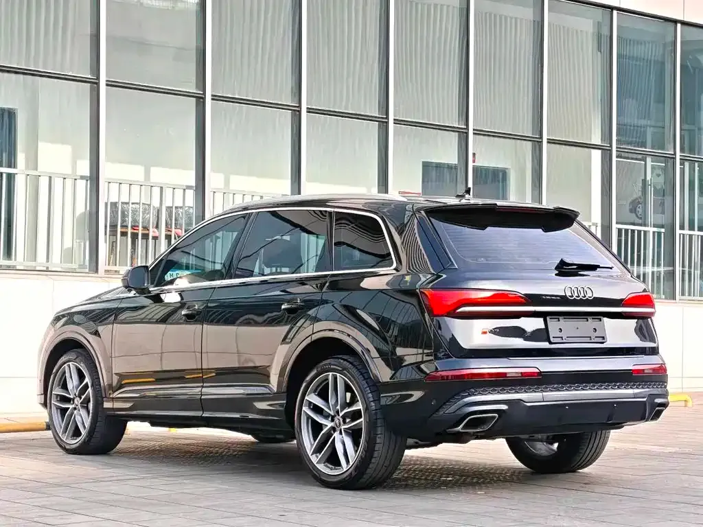 Audi Q7 — фото 3