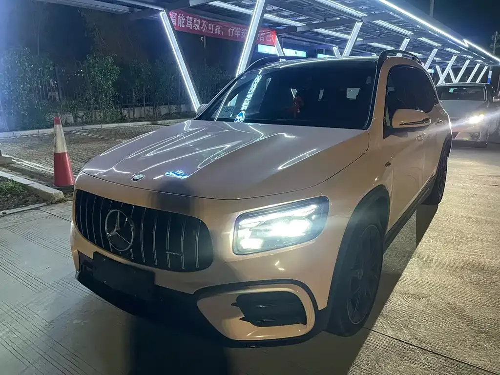 Mercedes-Benz GLB AMG — фото 1