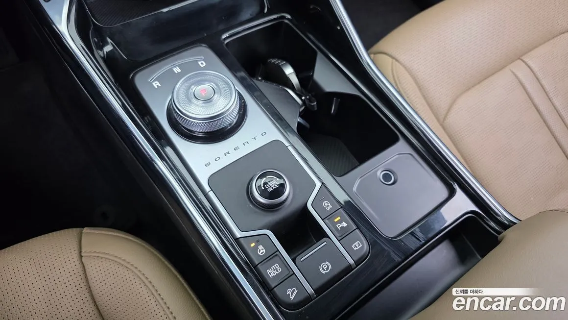 Kia Sorento — фото 8