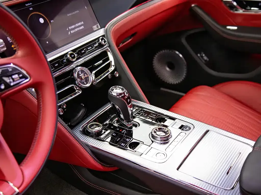 Bentley Flying Spur — фото 9