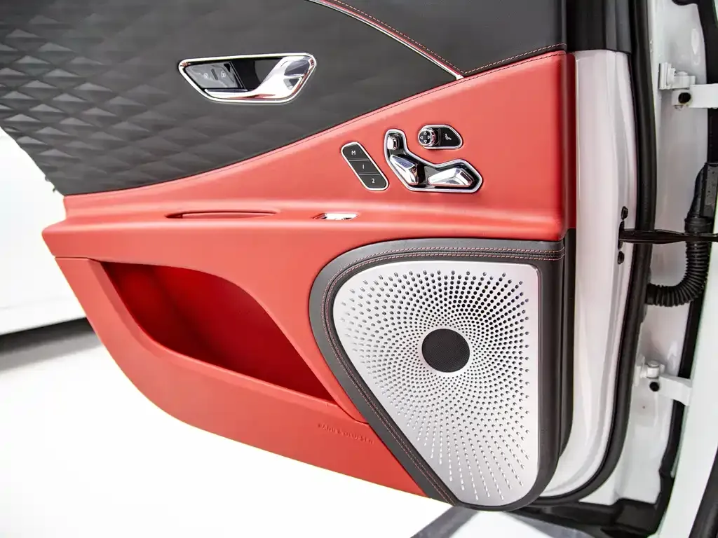 Bentley Flying Spur — фото 7