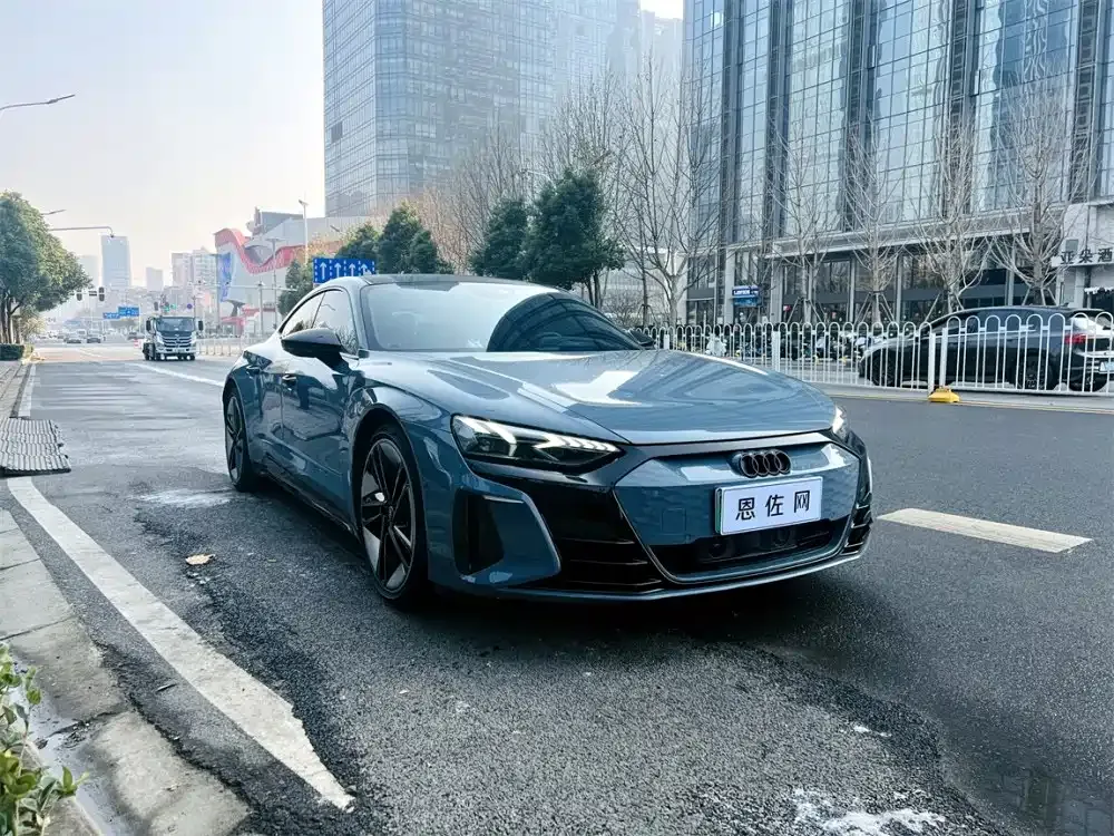 Audi RS e-tron GT — фото 8