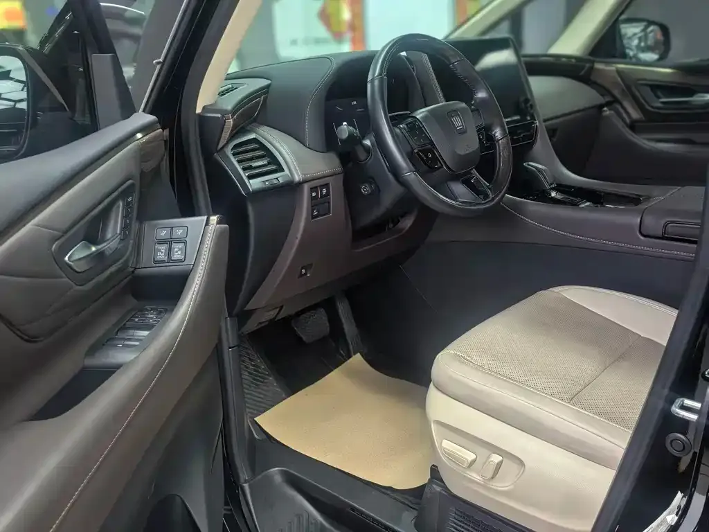 Toyota Vellfire — фото 8