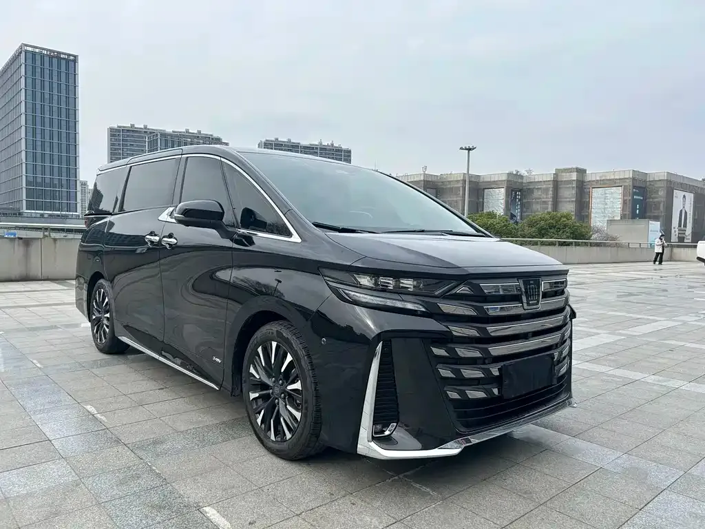 Toyota Vellfire — фото 4