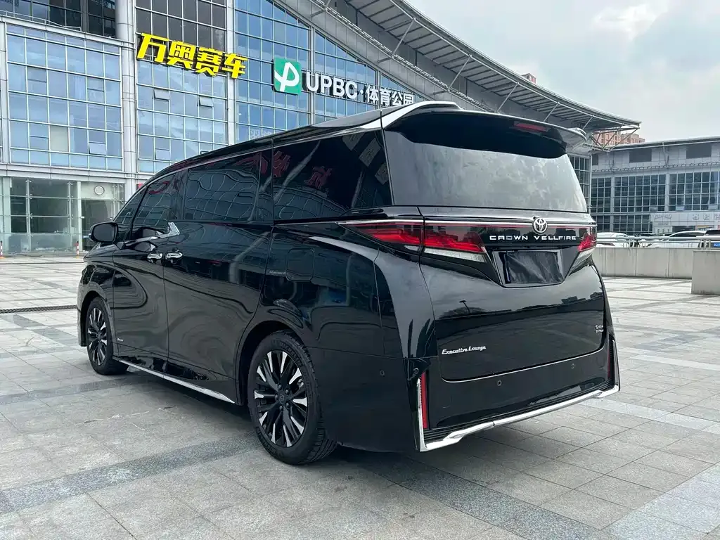 Toyota Vellfire — фото 9