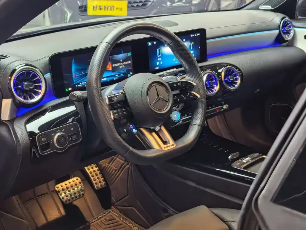 Mercedes-Benz CLA AMG — фото 7