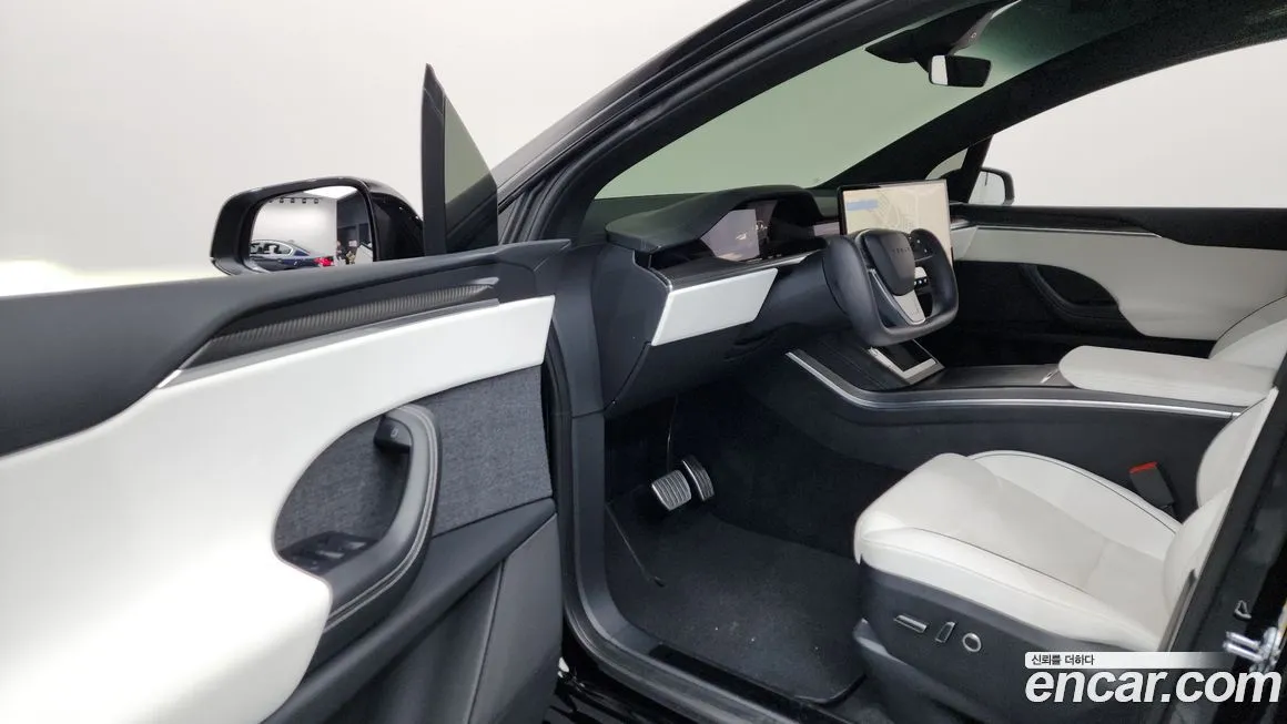 Tesla Model X — фото 7
