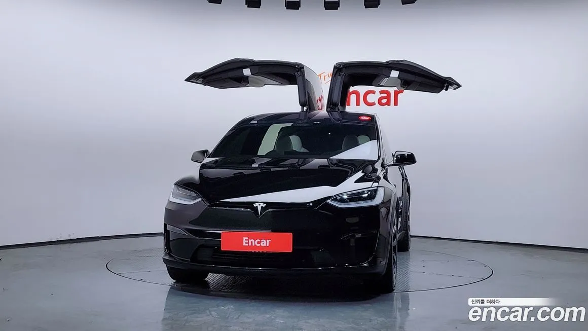 Tesla Model X — фото 5
