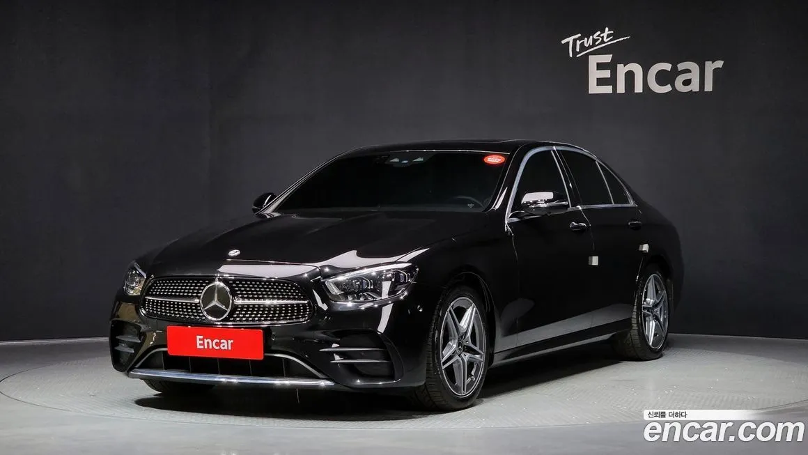 Mercedes-Benz E-Class — фото 1