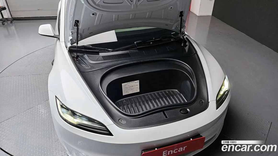 Tesla Model 3 — фото 10