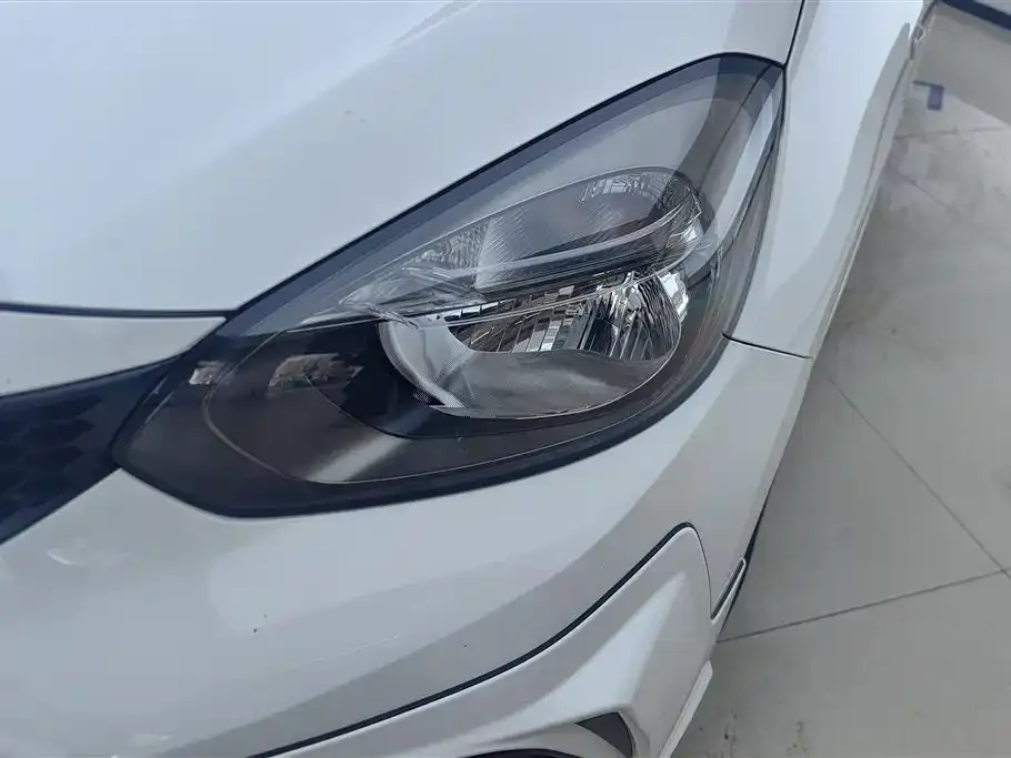 Honda Fit — фото 10