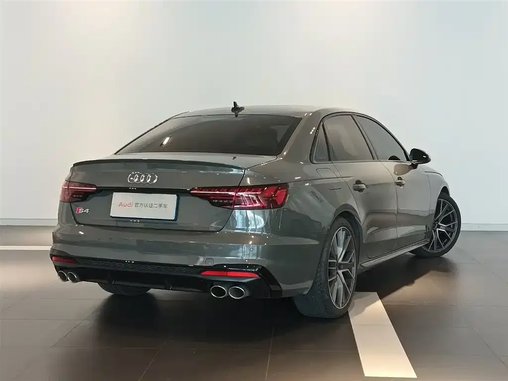 Audi S4 — фото 7