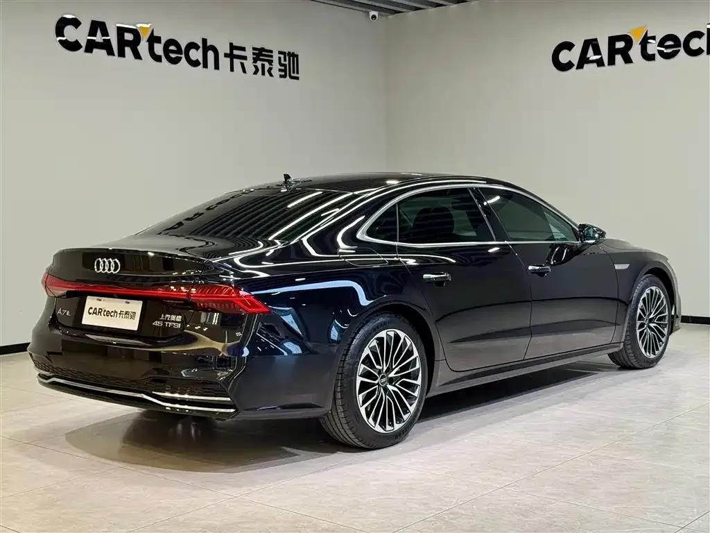 Audi A7L — фото 7