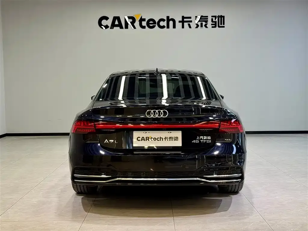 Audi A7L — фото 9