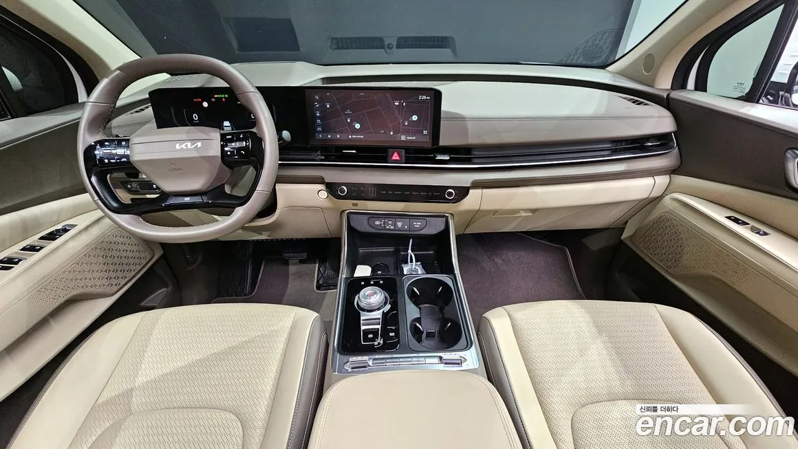 Kia Carnival — фото 10