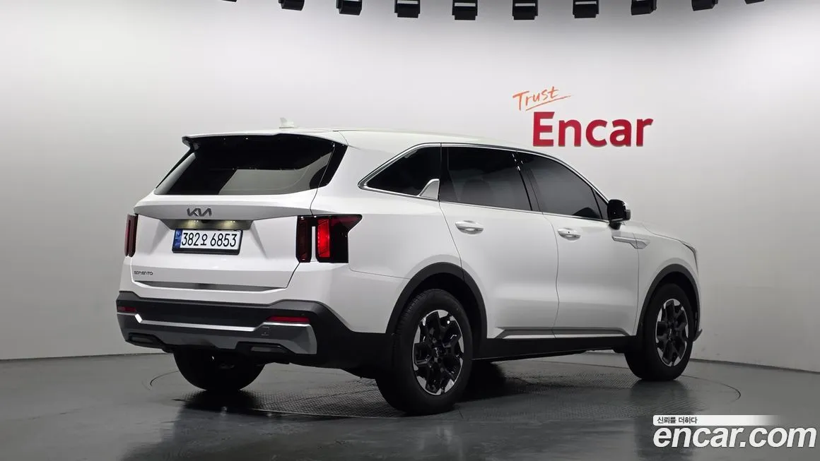 Kia Sorento — фото 5