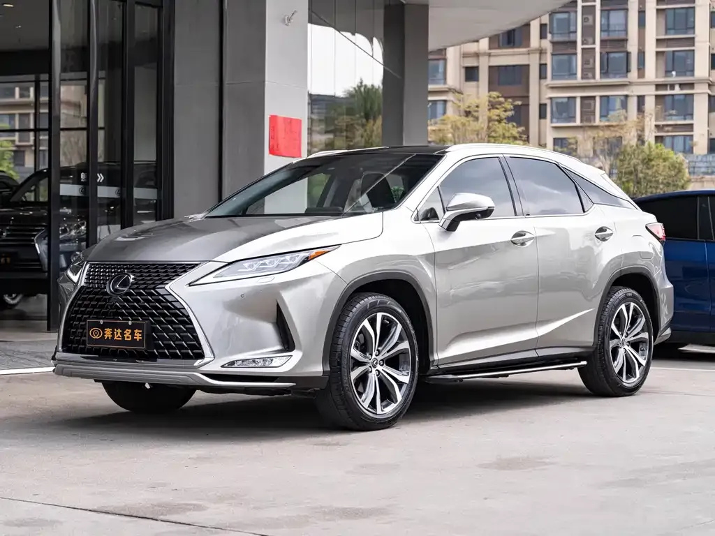 Lexus RX — фото 1