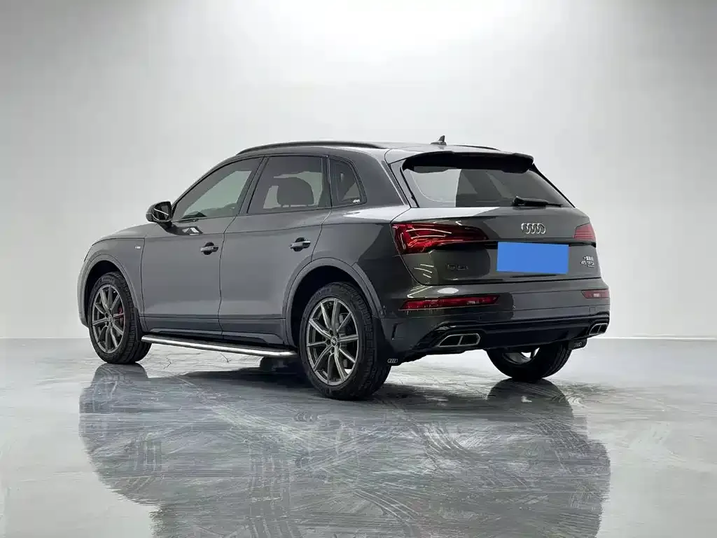 Audi Q5L — фото 10