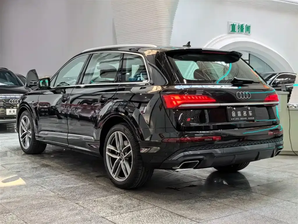 Audi Q7 — фото 3