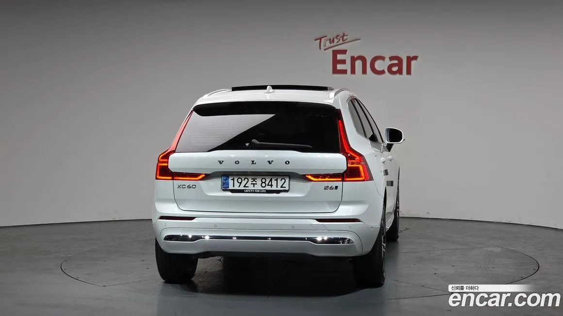 Volvo XC60 — фото 4