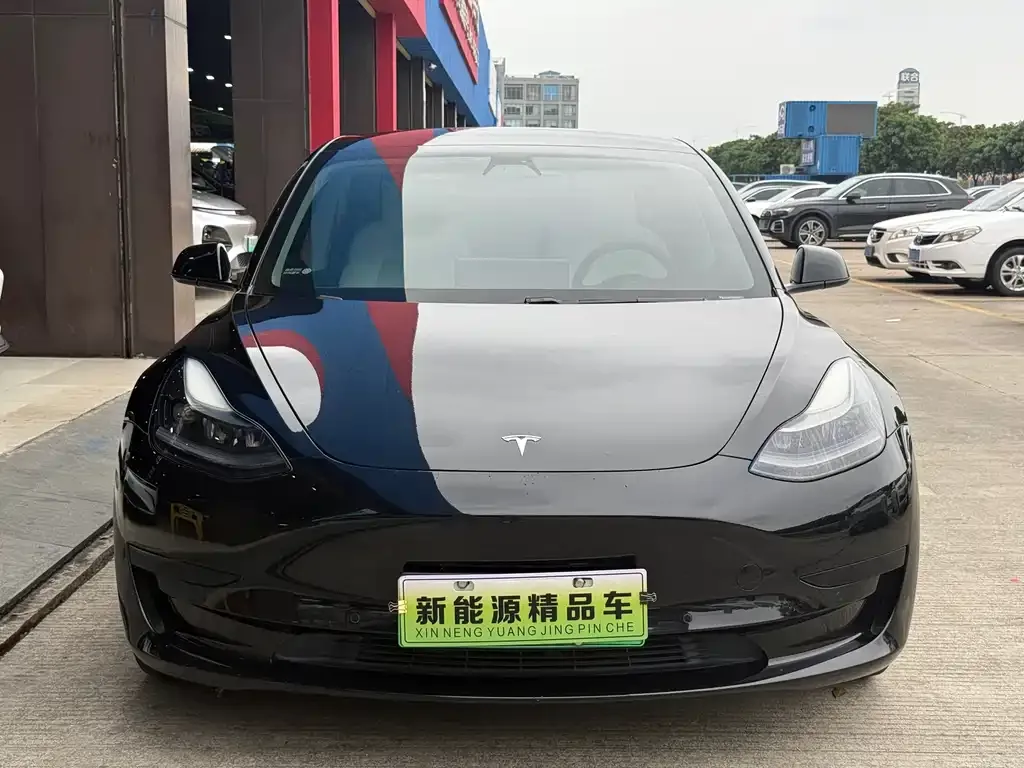 Tesla Model 3 — фото 9