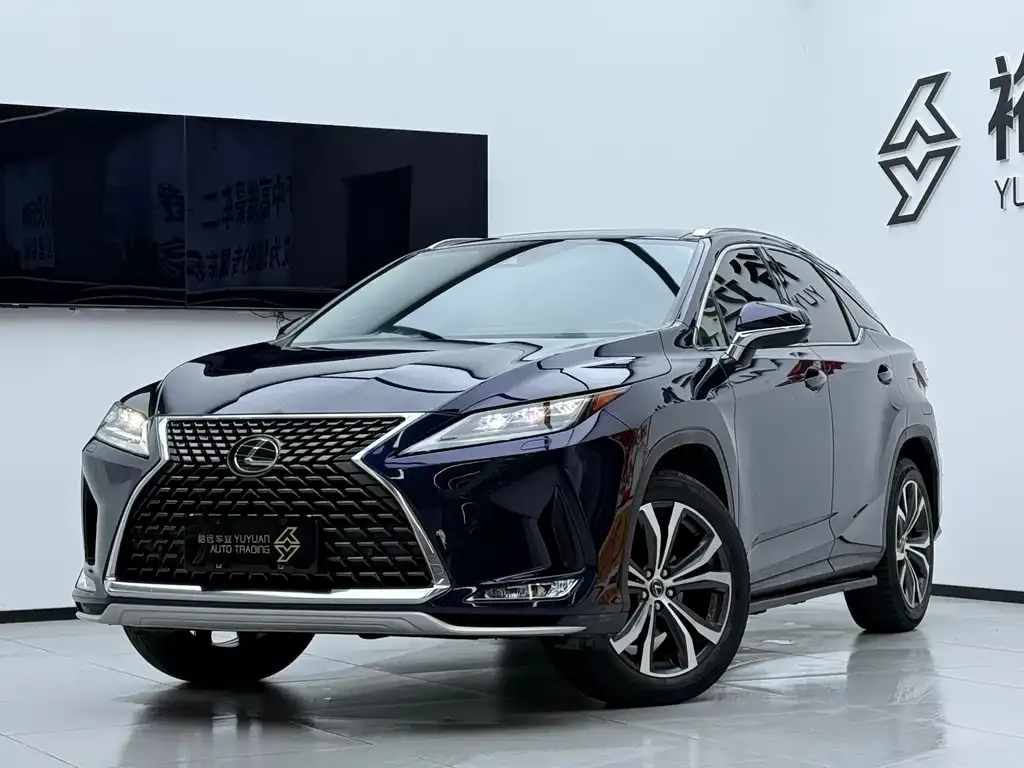 Lexus RX — фото 1