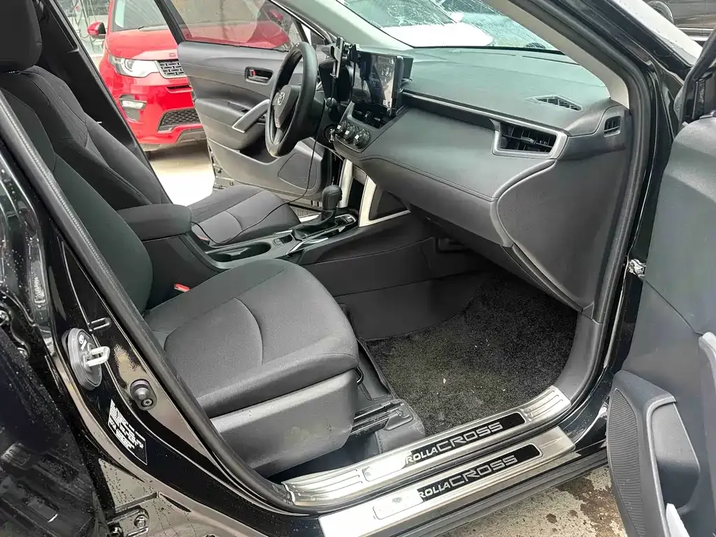 Toyota Corolla Cross — фото 9
