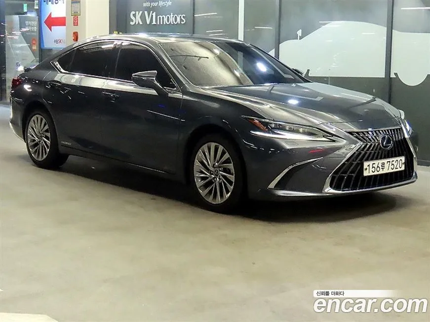 Lexus ES — фото 1