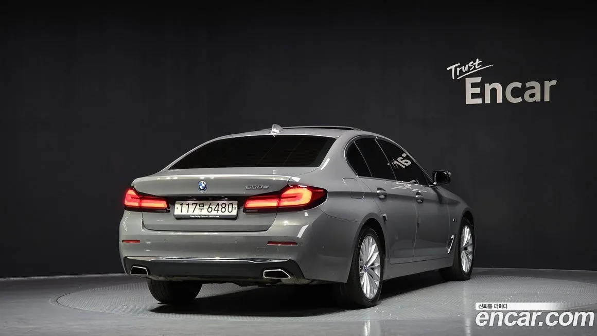 BMW 5-Series — фото 2