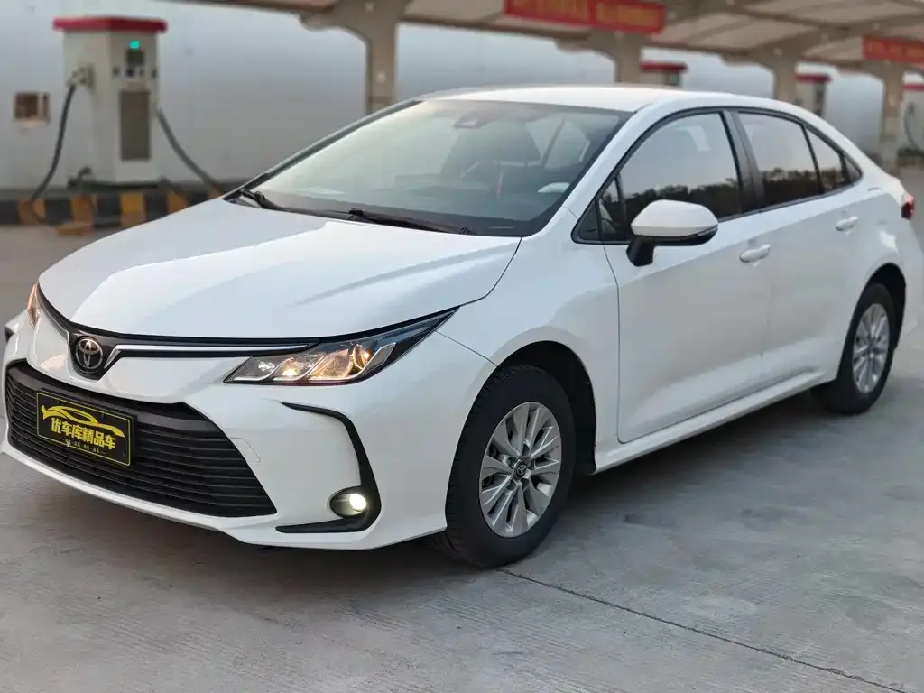 Toyota Corolla — фото 1