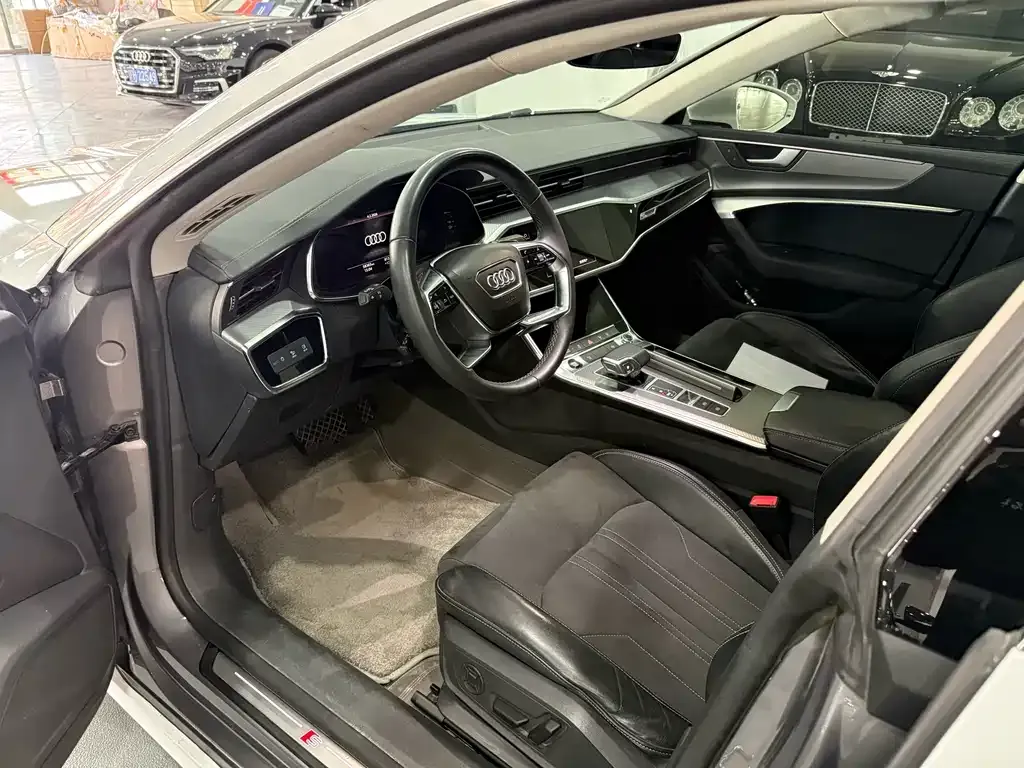 Audi A7L — фото 3