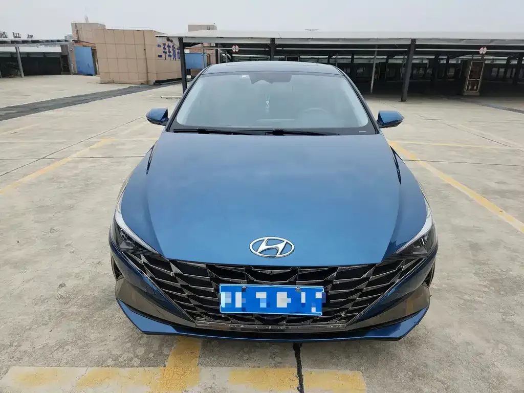 Hyundai Elantra — фото 3