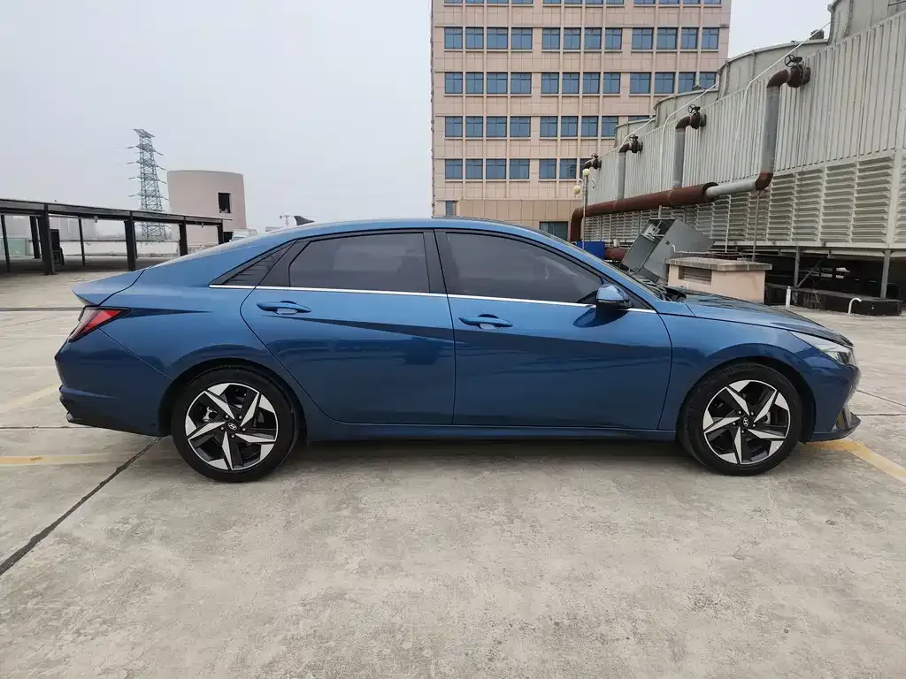 Hyundai Elantra — фото 6
