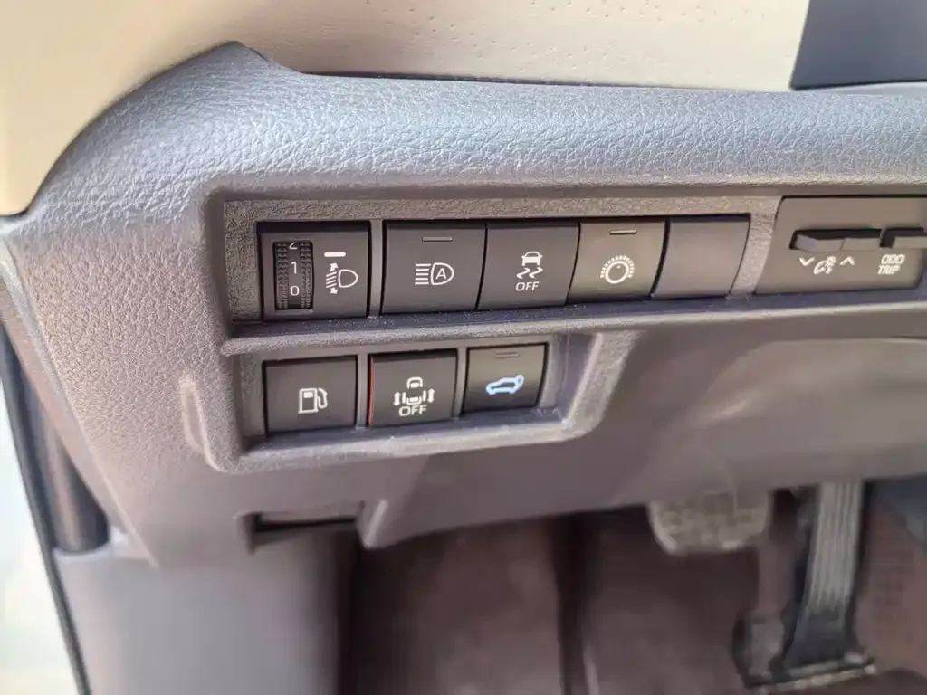 Toyota Sienna — фото 4