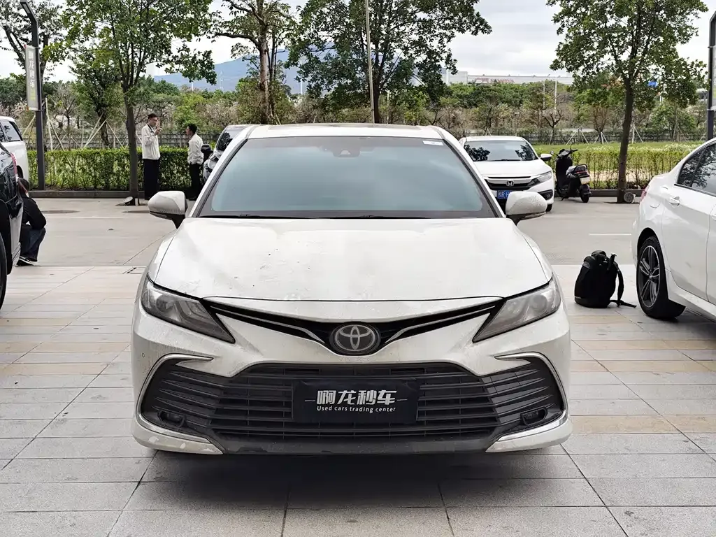 Toyota Camry — фото 8