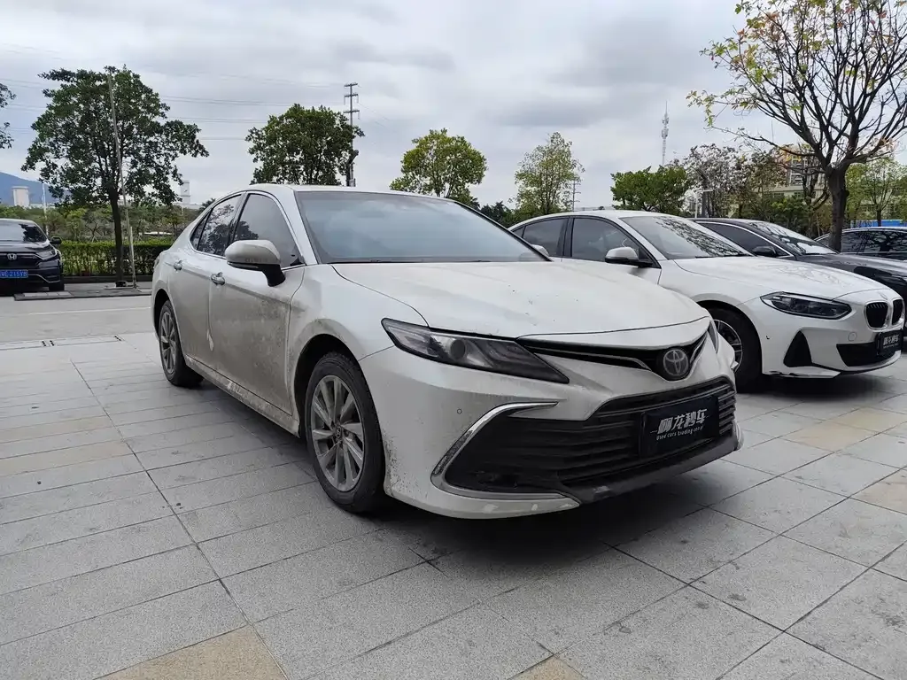 Toyota Camry — фото 6