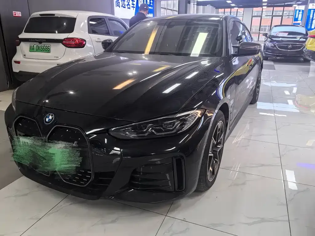 BMW i4 — фото 1
